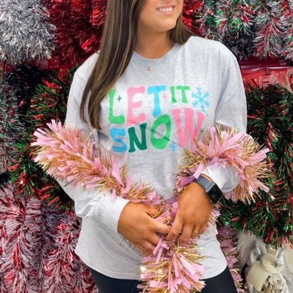 Boutique Tops - NEW Let it Snow Tee